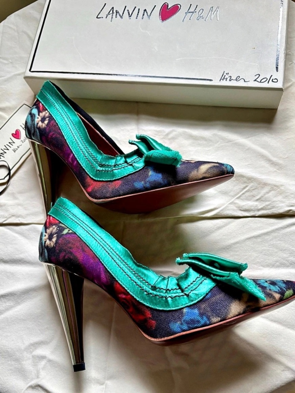 Lanvin for H&M 2010 Green Floral Teal Bow Pumps US 9 NWT